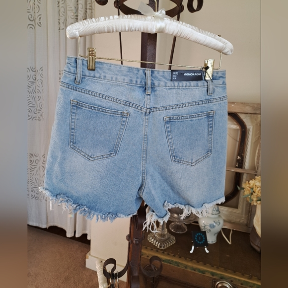 Momokrom High Waisted Distressed Denim Shorts NWT Size 8 - Picture 4 of 5